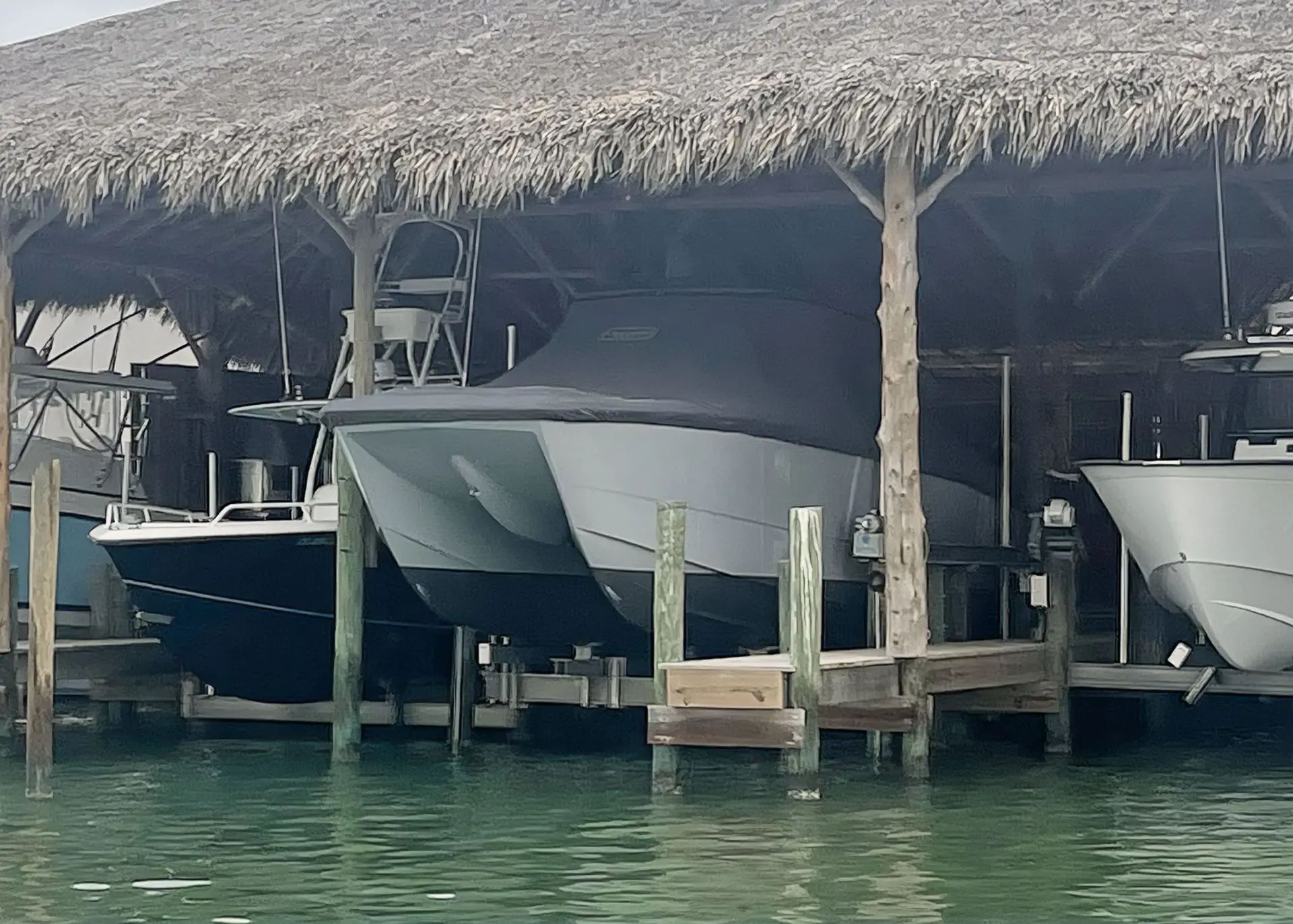 Canvas USA®—the best Perfect Fit Clip System Cover for Invincible 40 Cat models Canvas USA® Perfect Fit Clip System Cover on an Invincible 40 Cat—engineered for the best marine protection and secure fit