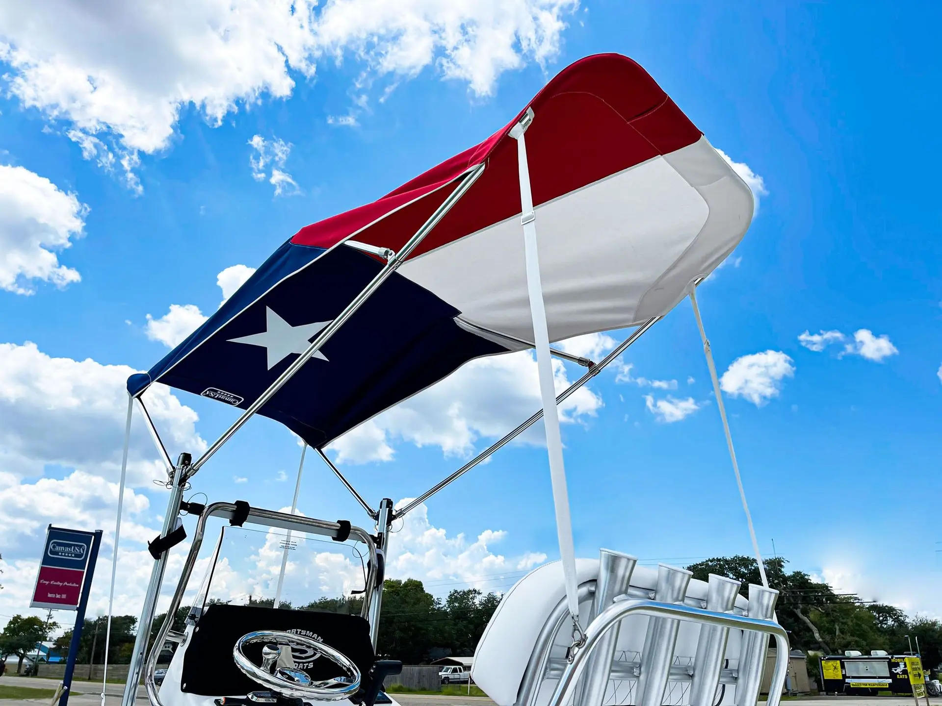 Canvas USA®—the best Performance Shade for unbeatable sun protection Canvas USA® Performance Shade angle view—manufactured for the best sun protection during all your adventures